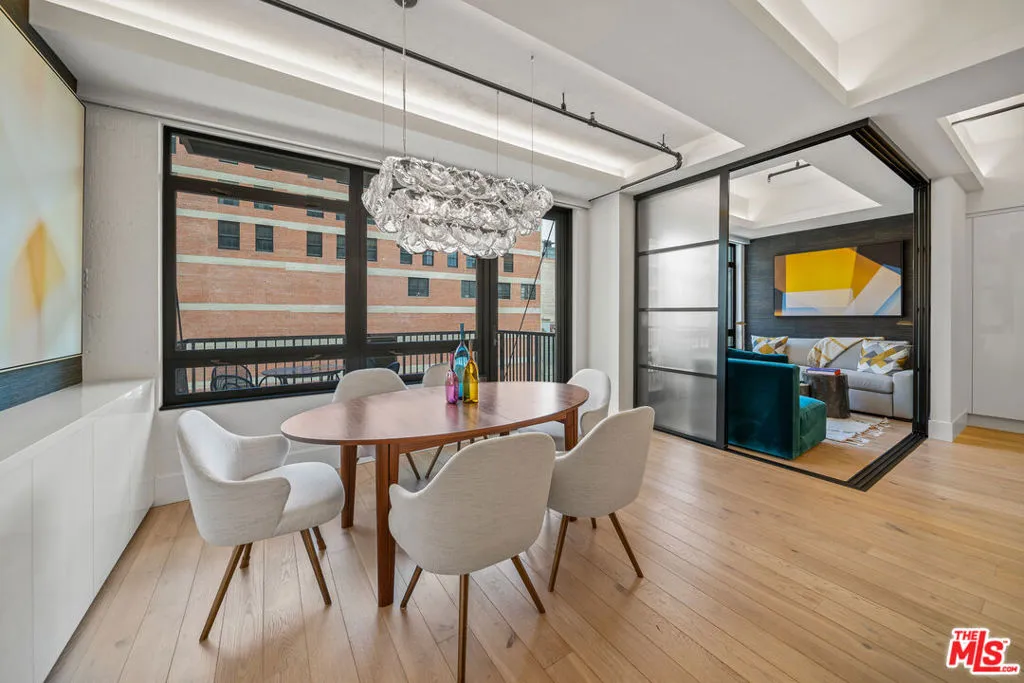 849 S Broadway 812, Los Angeles, California 90014 home-pic-11